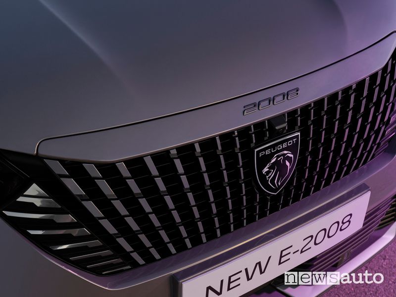 Nuovo Peugeot 2008 griglia anteriore