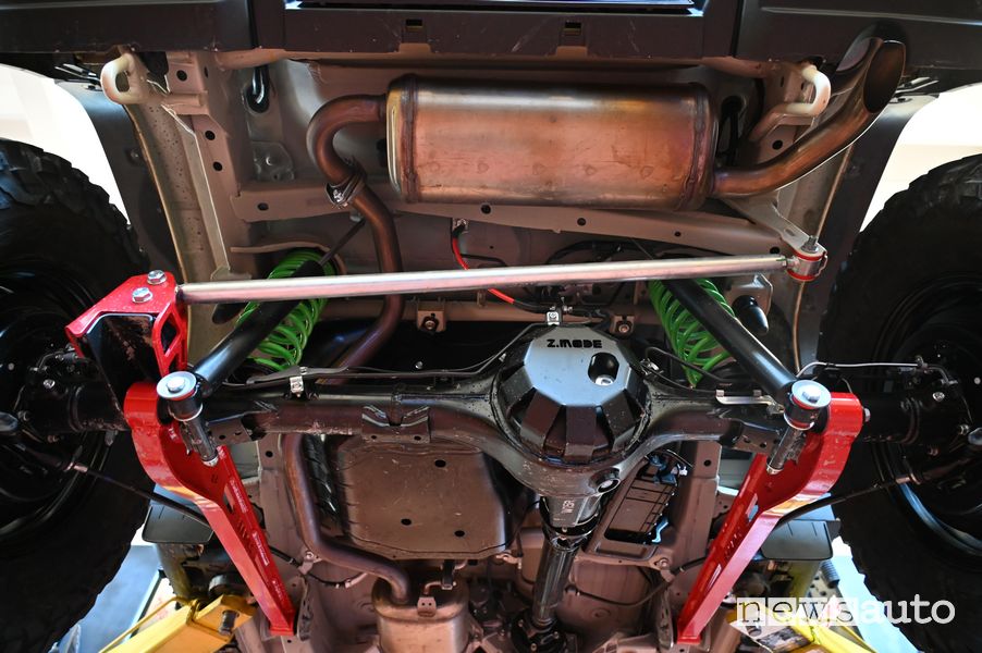 Suzuki Jimny pick-up Z-Mode scarico, differenziale