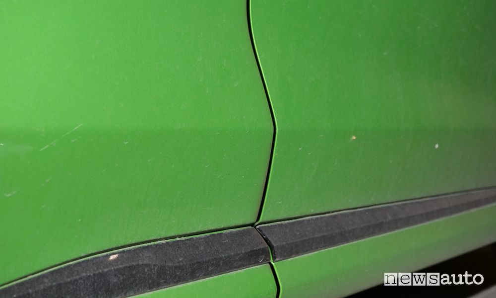 Come lavare l'auto senza acqua a secco