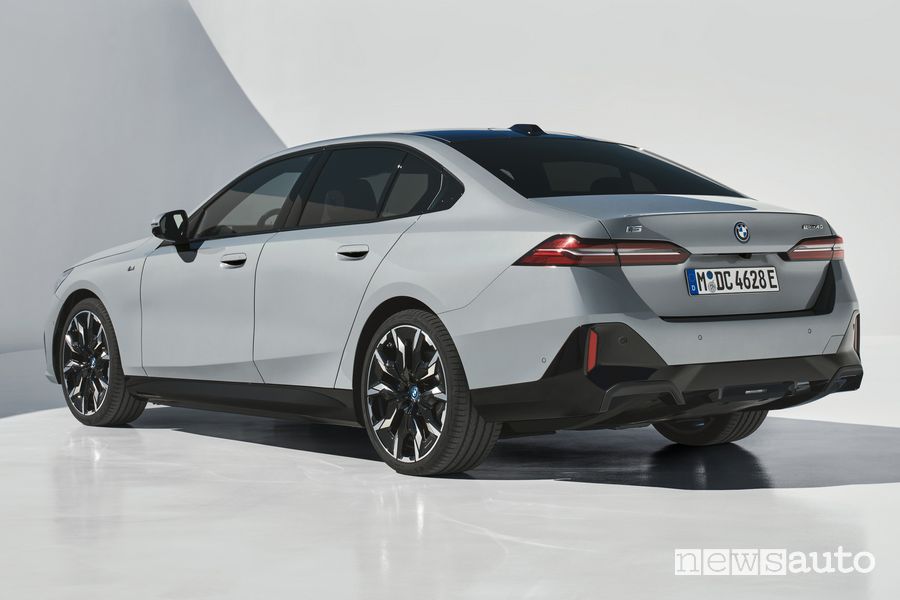 BMW i5 eDrive40 posteriore 3/4