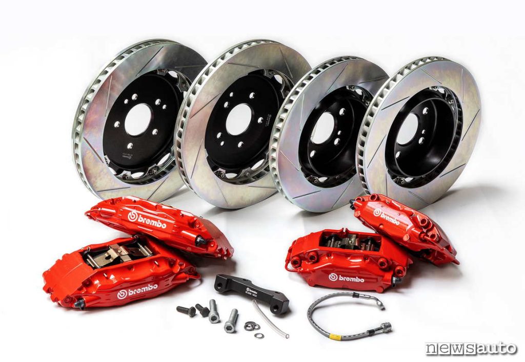 kit Brembo GT up grade impianti frenanti omologabile facilmente in Germania