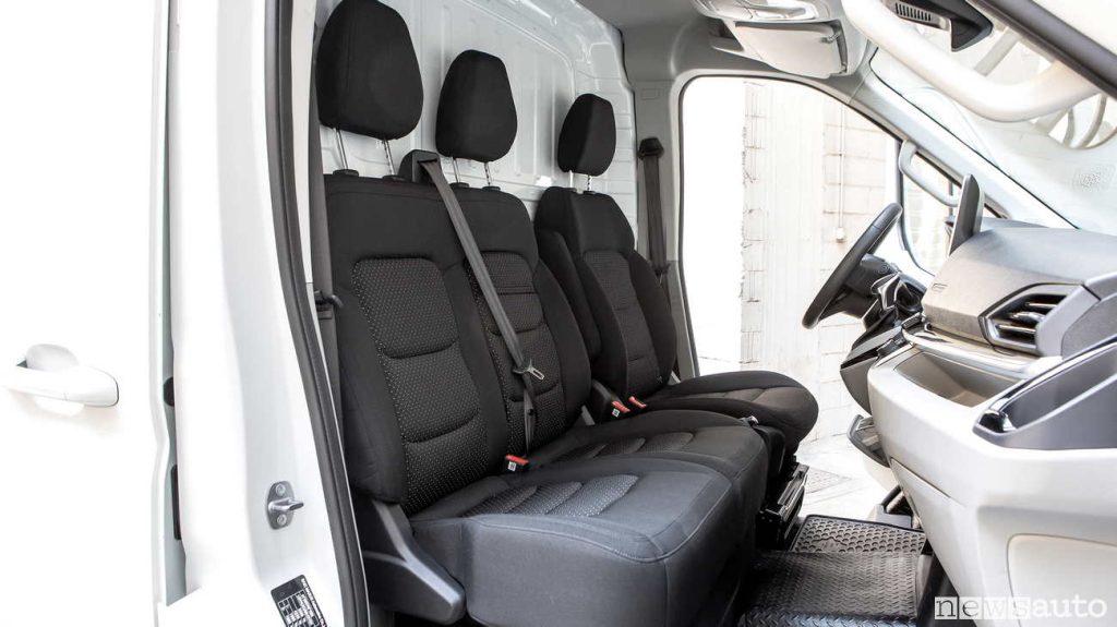 I sedili del furgone Maxus eDeliver9 sono comodi