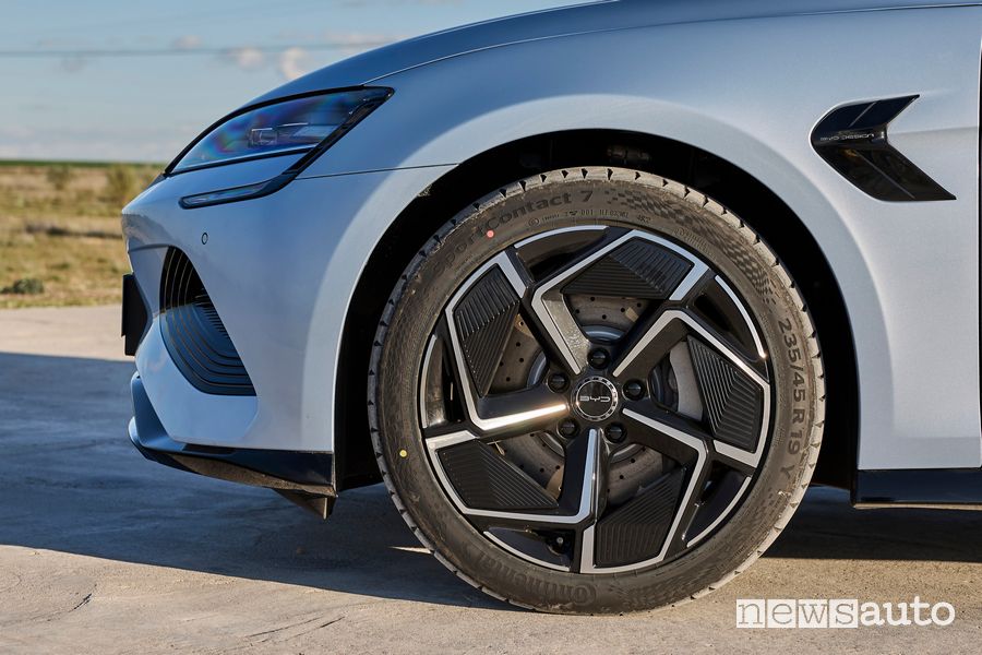 BYD Seal cerchi in lega da 19"