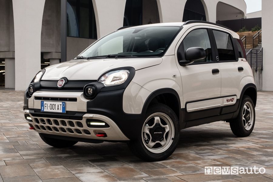 Fiat Panda 4x40° anteriore 3/4