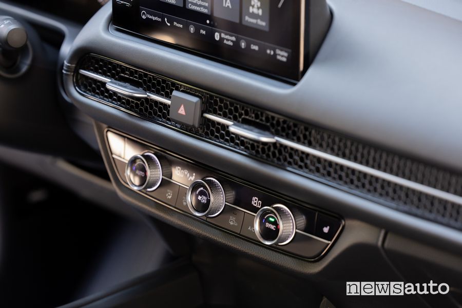 Honda ZR-V e:HEV Sport comandi clima e infotainment