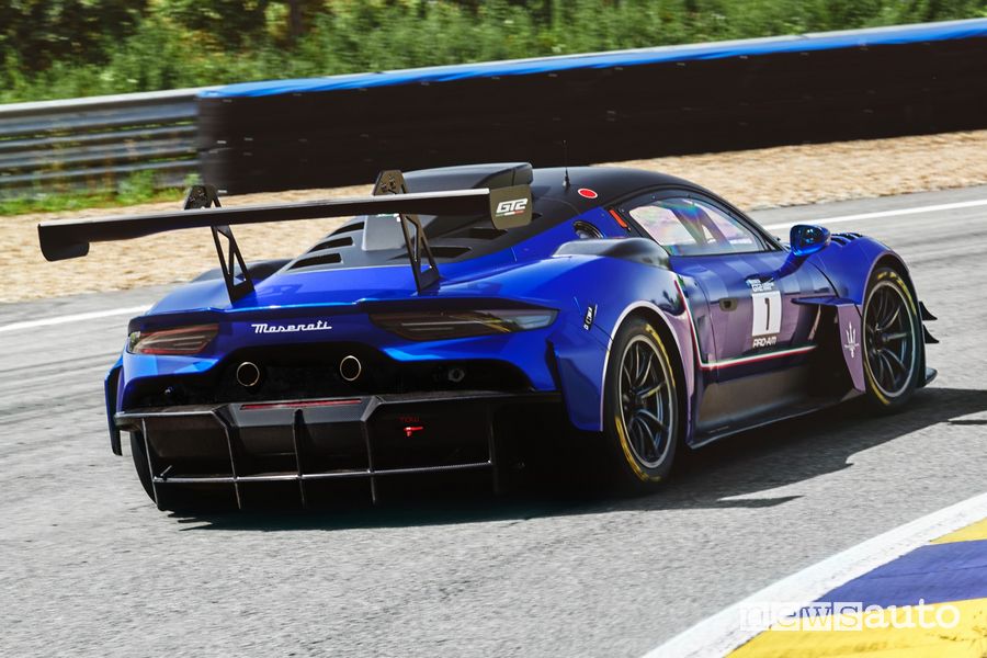 Maserati GT2 in pista