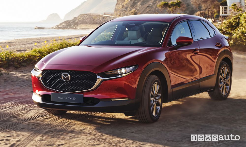 Mazda CX-30 sullo sterrato