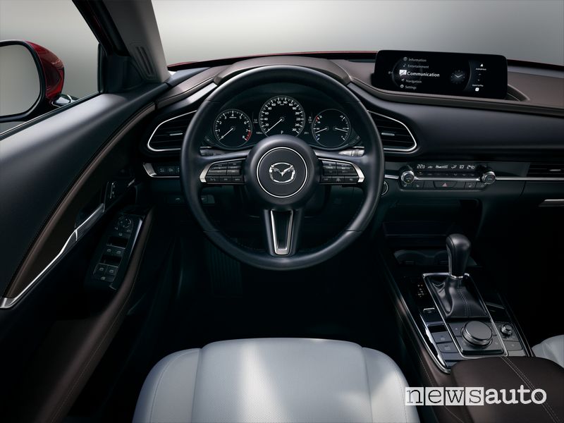 Mazda CX-30 plancia abitacolo