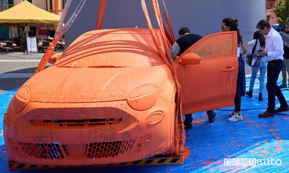 Fiat stop alle auto grigie
