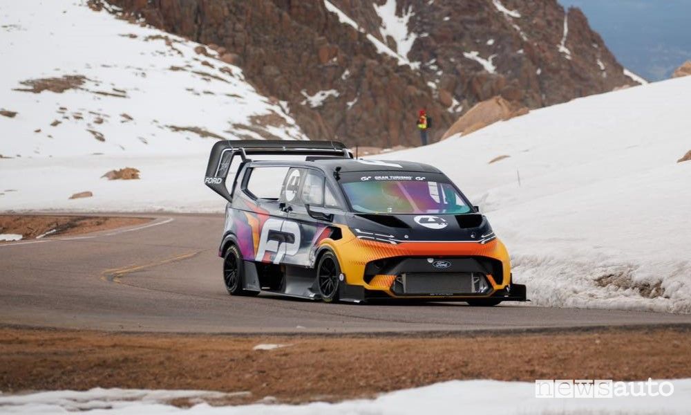 Ford Performance SuperVan 4 100% elettrico al 2°psoto della classifica della Pikes Peak 2023