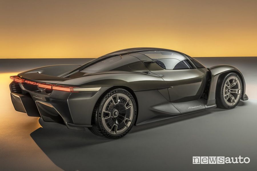 Porsche Mission X posteriore 3/4