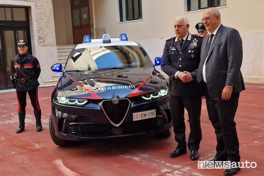 Jean-Philippe Imparato alla cerimonia di consegna dell'Alfa Romeo Tonale ai Carabinieri