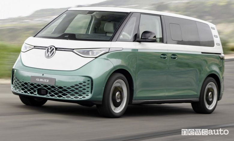 Volkswagen ID. Buzz passo lungo su strada