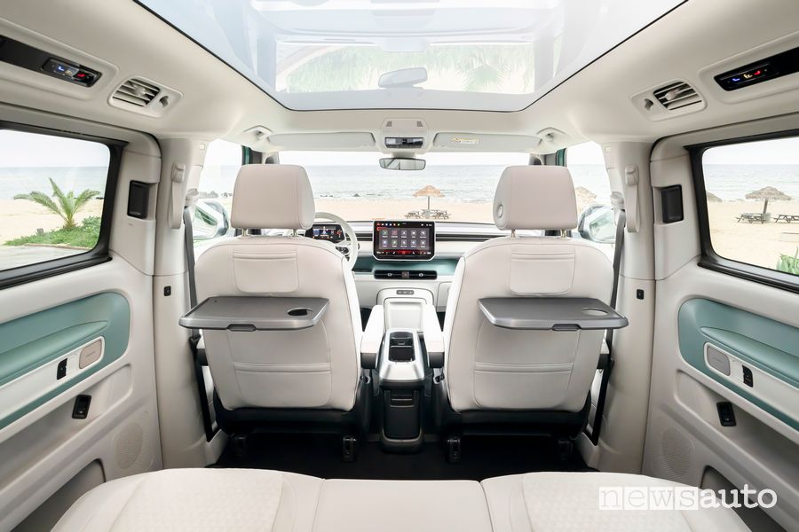 Volkswagen ID. Buzz passo lungo abitacolo