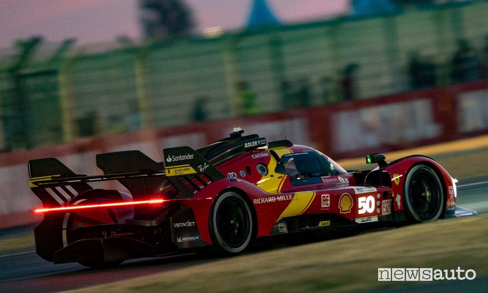 Ferrari 499P Hypercar in pista alla 24 ore