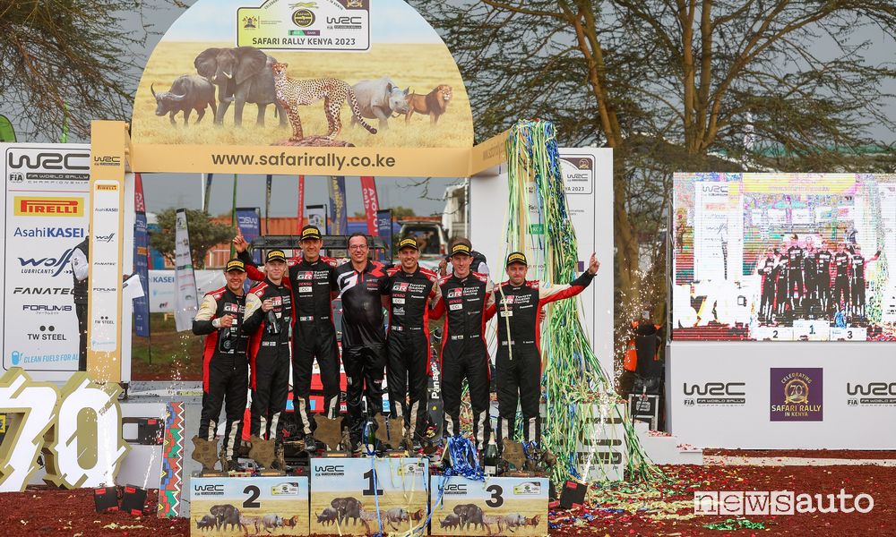 podio del Safari Rally Kenya con tre equipaggi Toyota
