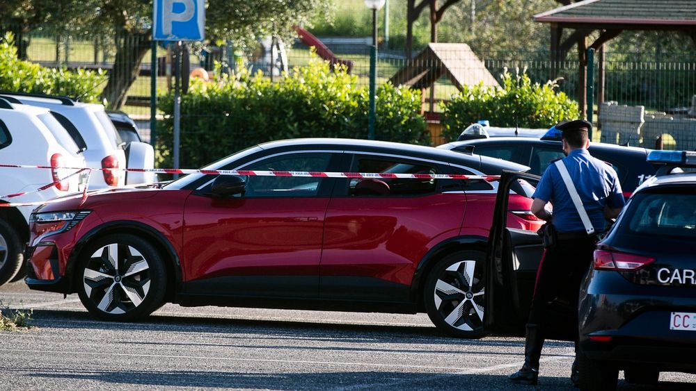 L'auto in cui è stata tragicamente dimenticata la bambina a Roma Cecchignola