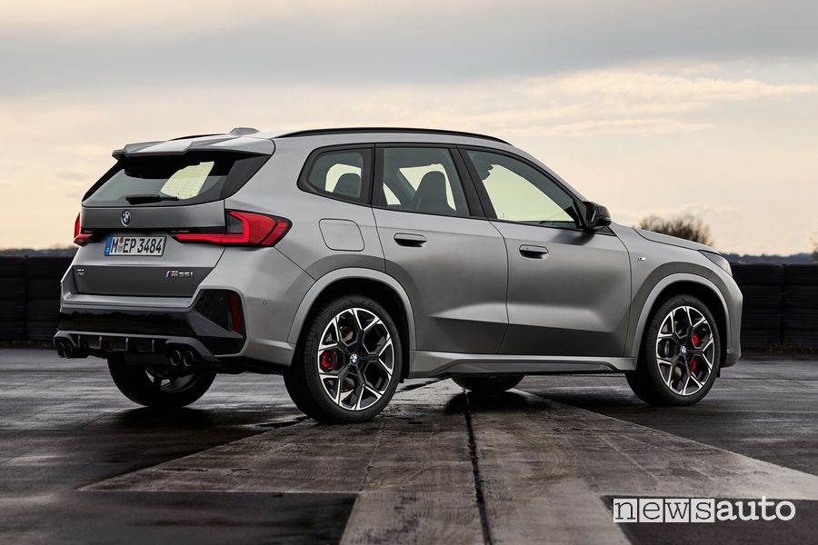 BMW X1 M35i xDrive posteriore 3/4