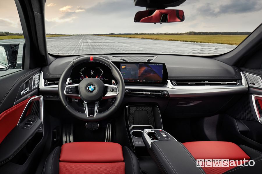 BMW X1 M35i xDrive plancia abitacolo