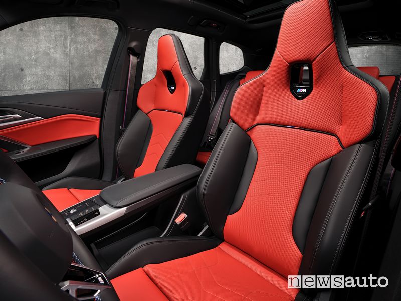 BMW X1 M35i xDrive sedili anteriori abitacolo