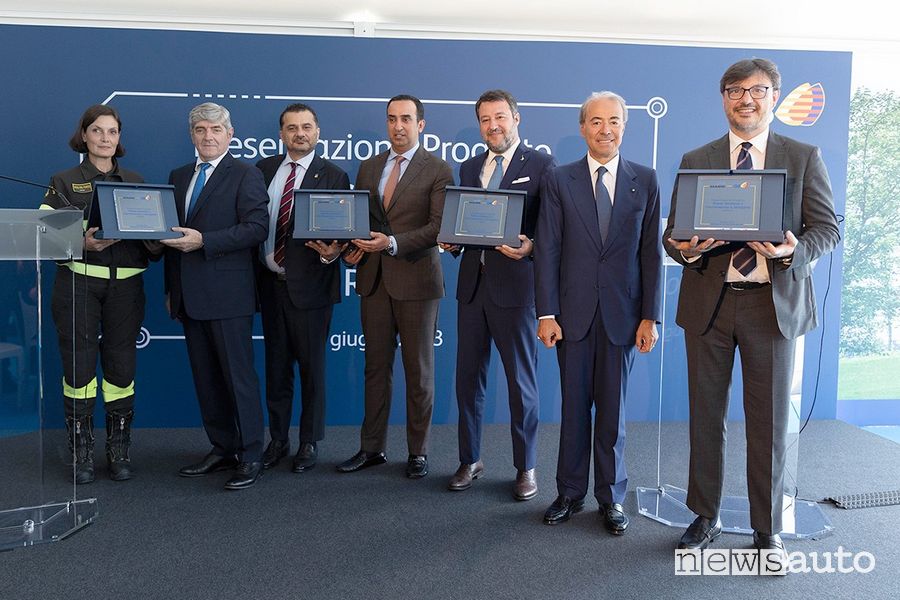 Inaugurato il primo impianto a idrogeno a Roma, alla presenza del vicepremier e ministro delle Infrastrutture e dei Trasporti Matteo Salvini e l'assessore alla mobilità di Roma Capitale Eugenio Patanè