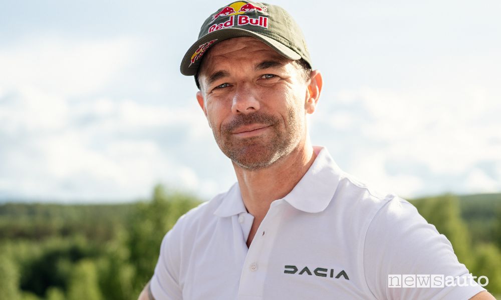 Sébastien Loeb nel 2025 alla Dakar al volante del prototipo Dacia alimentato da carburanti sintetici