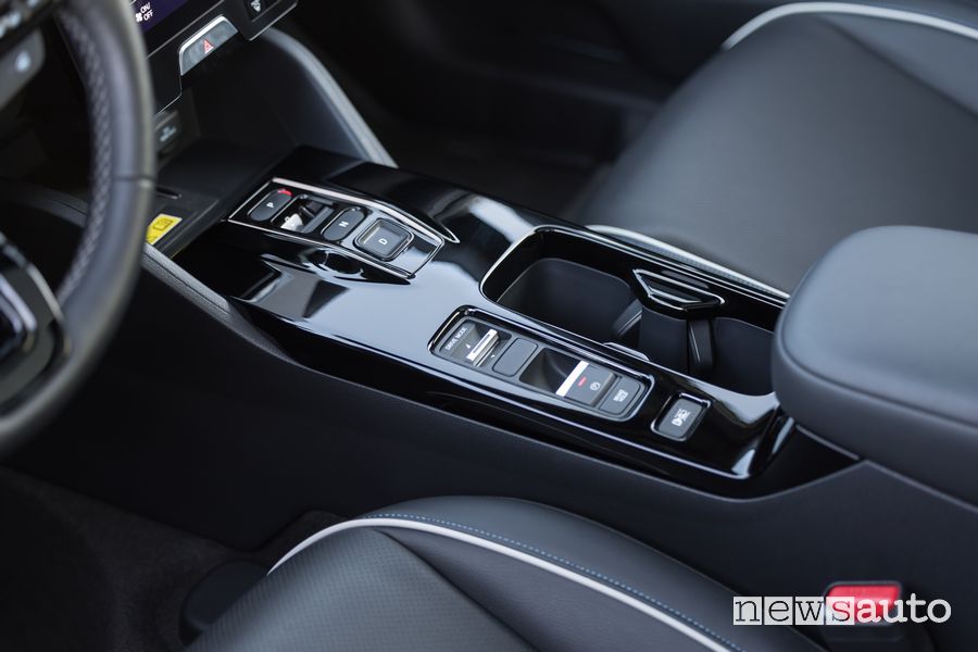 Honda e:Ny1 console centrale abitacolo