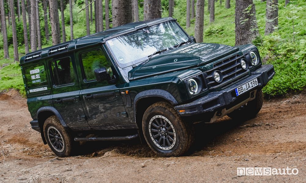 Ineos Grenadier Fuel Cell ad idrogeno in off road