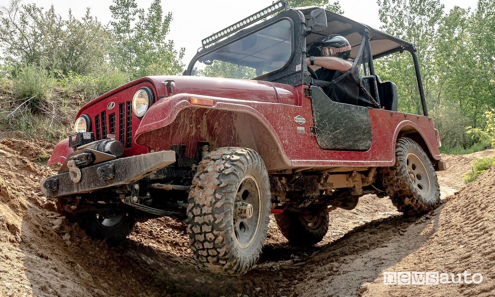 Mahindra Roxor clone della Jeep Willys