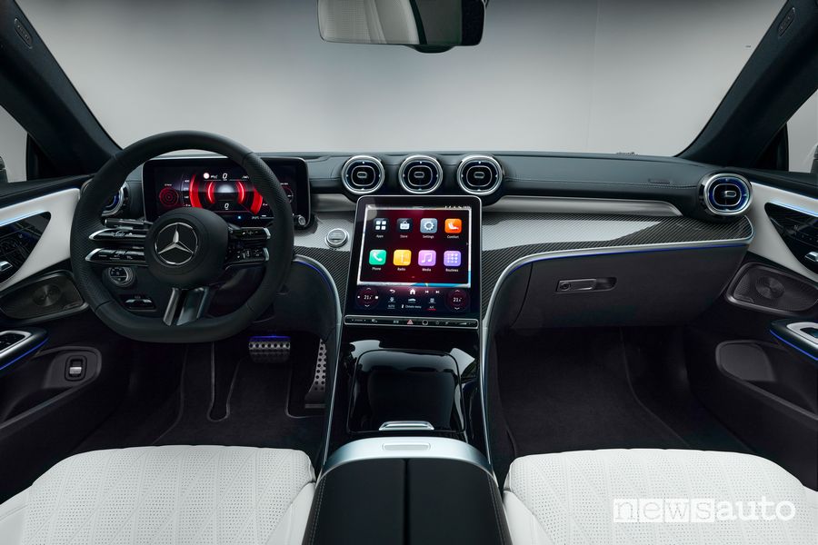 Mercedes-Benz CLE Coupé plancia abitacolo