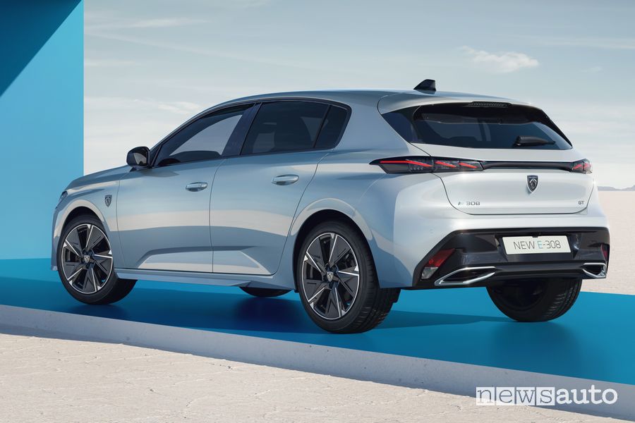 Peugeot e-308 elettrica è offerta negli allestimenti Allure e GT