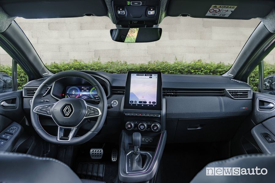 Renault Clio E-Tech Esprit Alpine plancia abitacolo