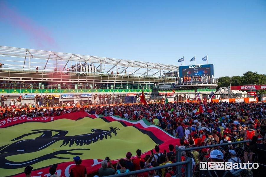 WEC 6 Ore di Monza 2023 cuore rosso sotto il podio