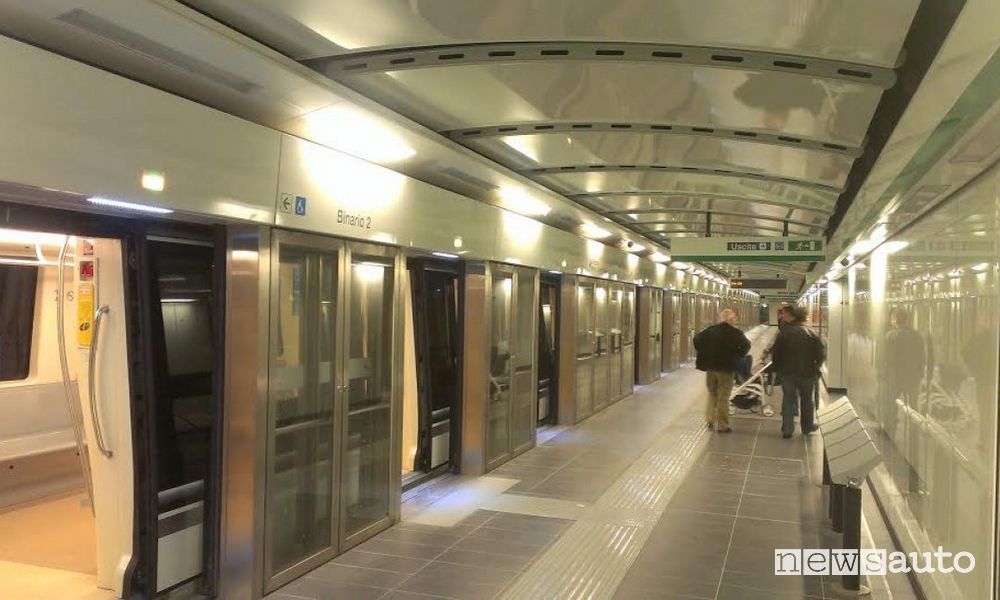 Le porte della Linea C di Roma i separano la banchina dai binari ferroviari