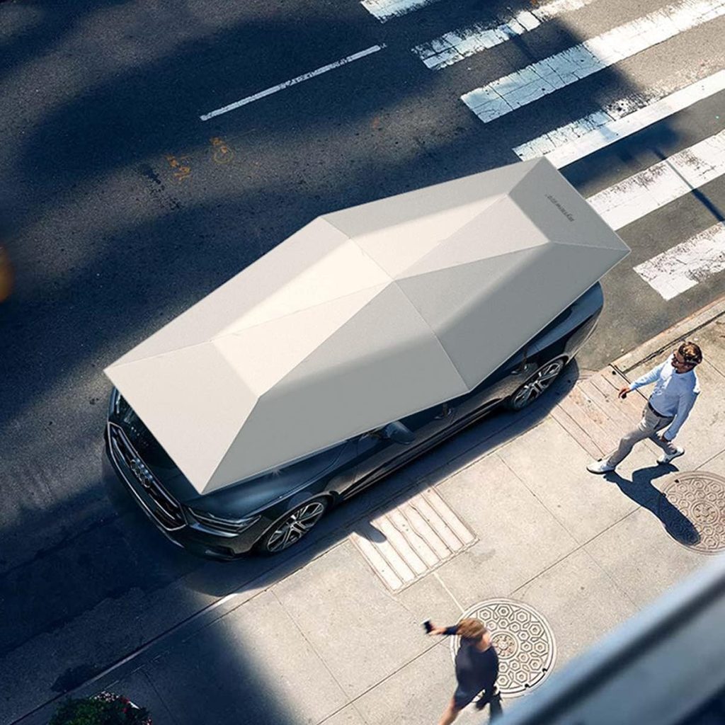 Un sistema molto pratico, un ombrello per la protezione dell'auto dal sole e dalla grandine