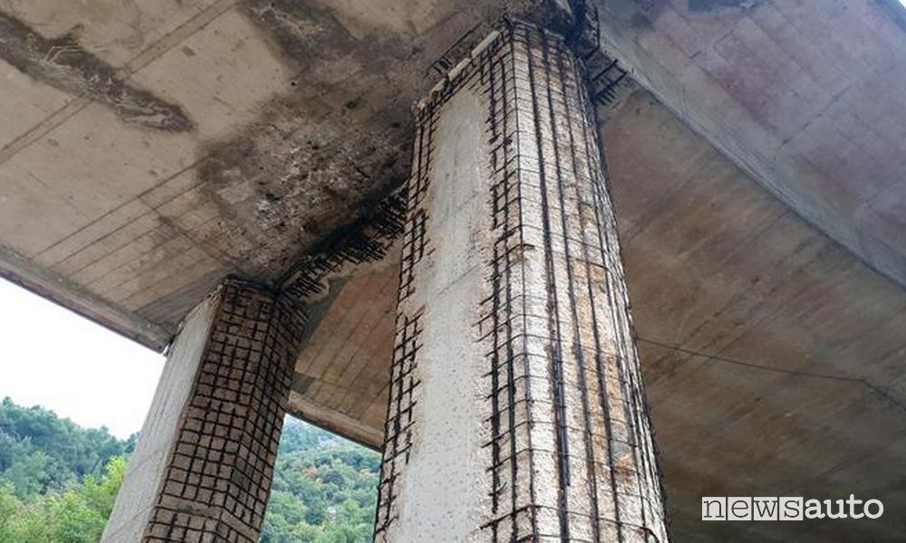 Piloni compromessi dei viadotti sull'autostrada A24 e A25