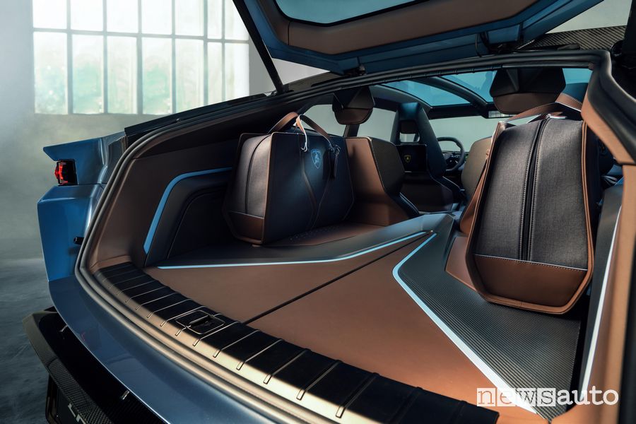 Lamborghini Lanzador concept valigie bagagliaio abitacolo