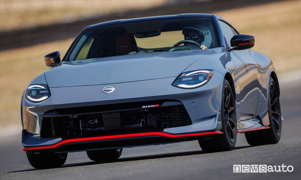 Nissan Z Nismo in pista