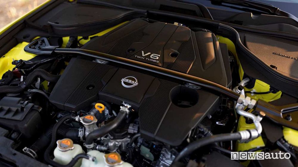 Nissan Z Proto Spec vano motore V6