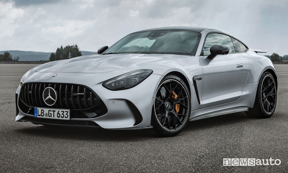 Mercedes-AMG GT 63 4MATIC+ anteriore 3/4