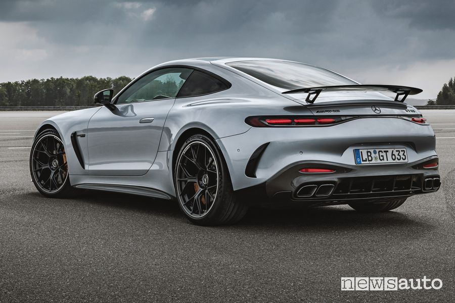 Mercedes-AMG GT 63 4MATIC+ posteriore 3/4