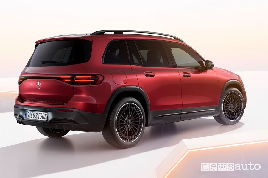 Nuovo Mercedes-Benz EQB posteriore 3/4