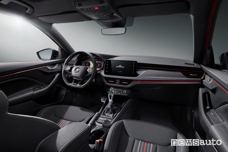 Nuova Skoda Kamiq Monte Carlo plancia abitacolo