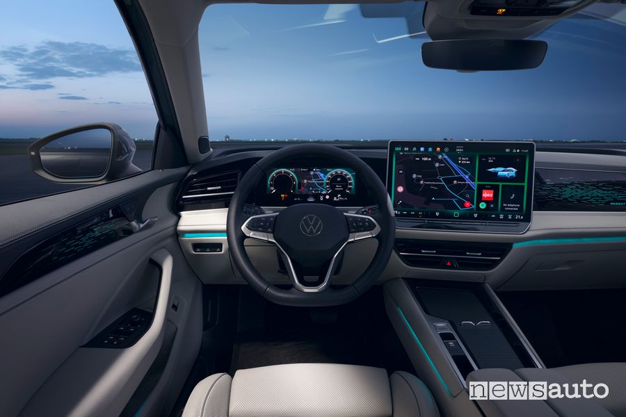 Nuova Volkswagen Passat Variant plancia abitacolo