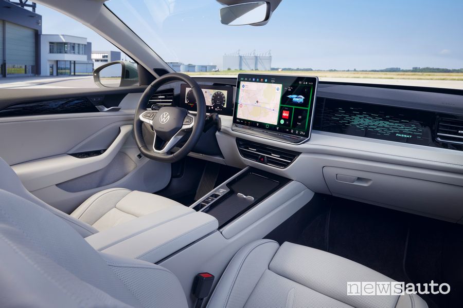 Nuova Volkswagen Passat Variant plancia abitacolo