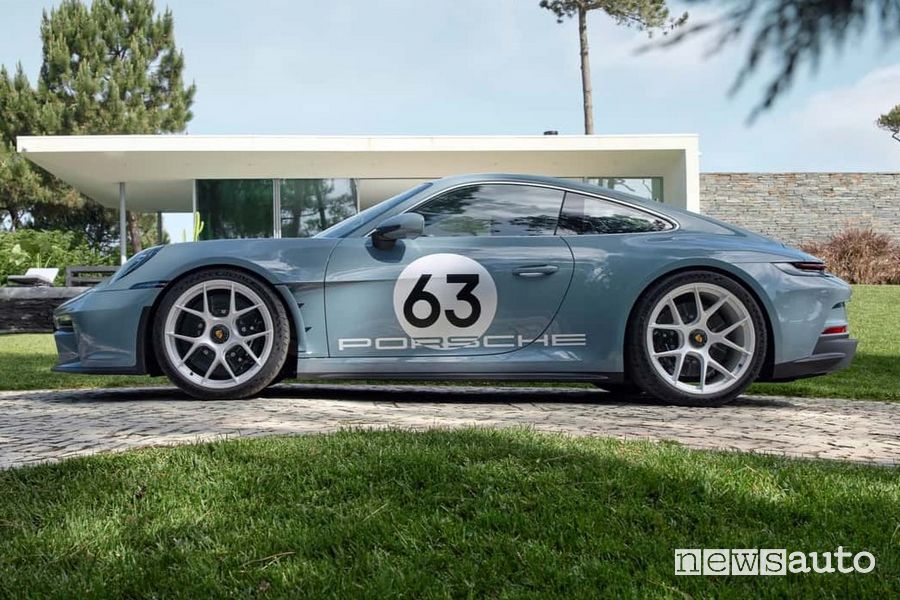 Porsche 911 S/T Heritage Design Package laterale
