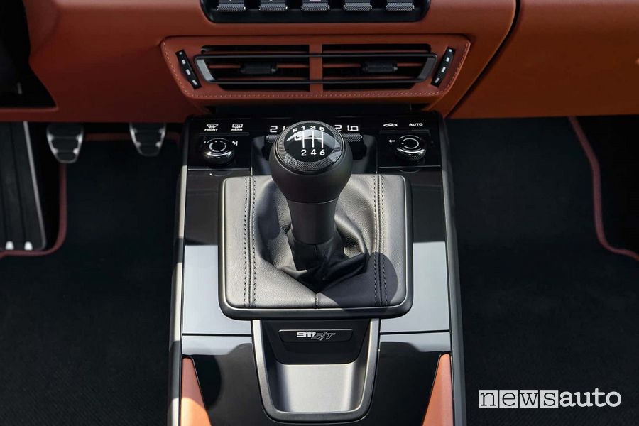 Porsche 911 S/T Heritage Design Package leva cambio manuale