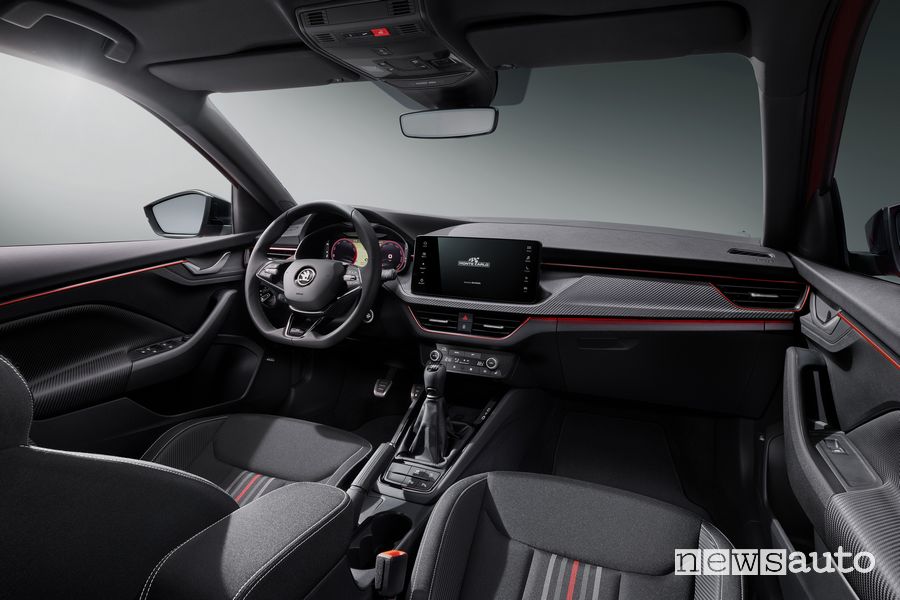 Nuova Skoda Scala Monte Carlo plancia abitacolo
