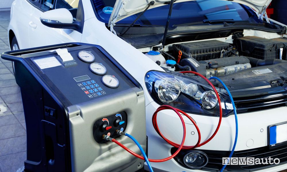 Ricarica aria condizionata auto