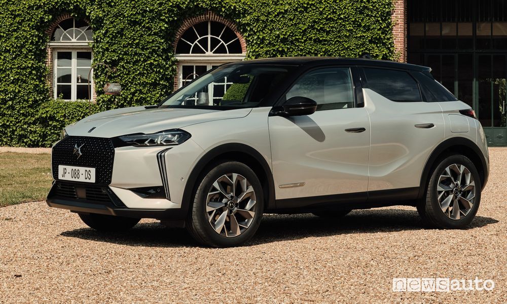 DS 3 Esprit De Voyage E-Tense anteriore 3/4